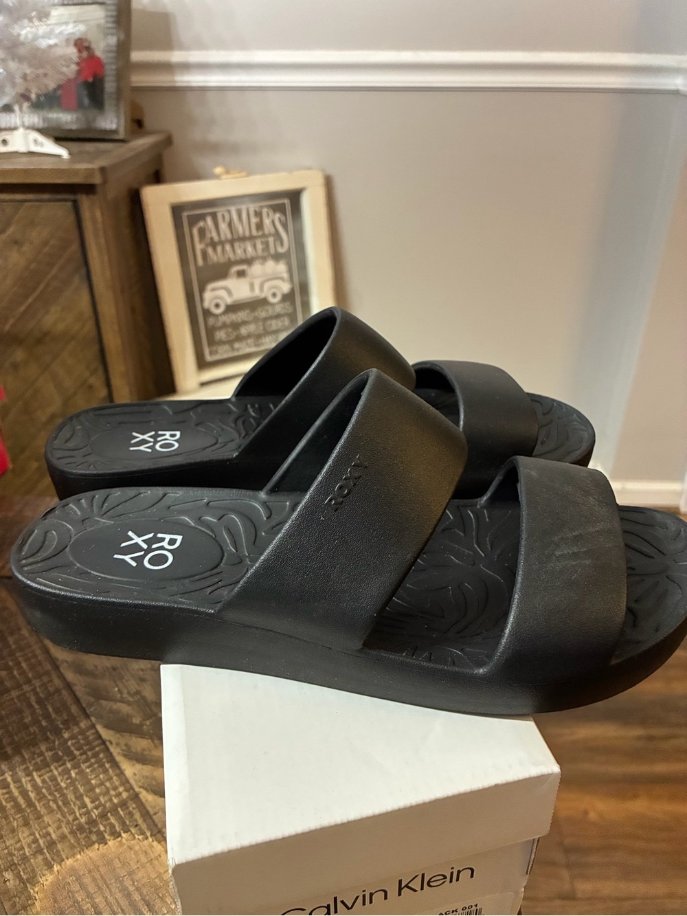 Roxy Black Double Strap Slide Sandals. NO BOX